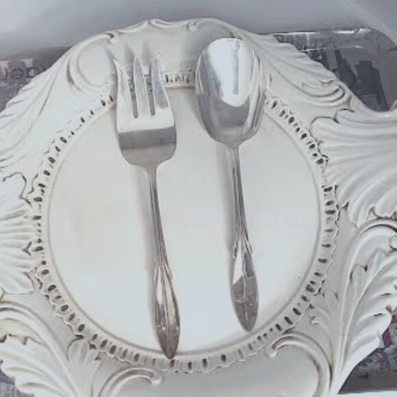 Serving Spoon and Fork, 9" Silverplate Wm. Rogers Serveware Silverware - Picture 1 of 10